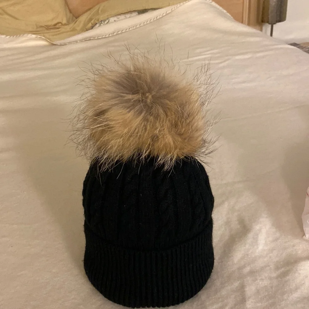 Warm hat,real raccoon Pom Pom,new - Picture 1 of 5